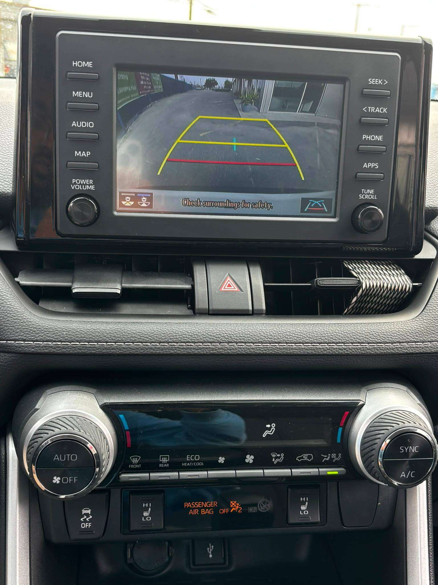 2022 Toyota RAV4 Hybrid — view 13