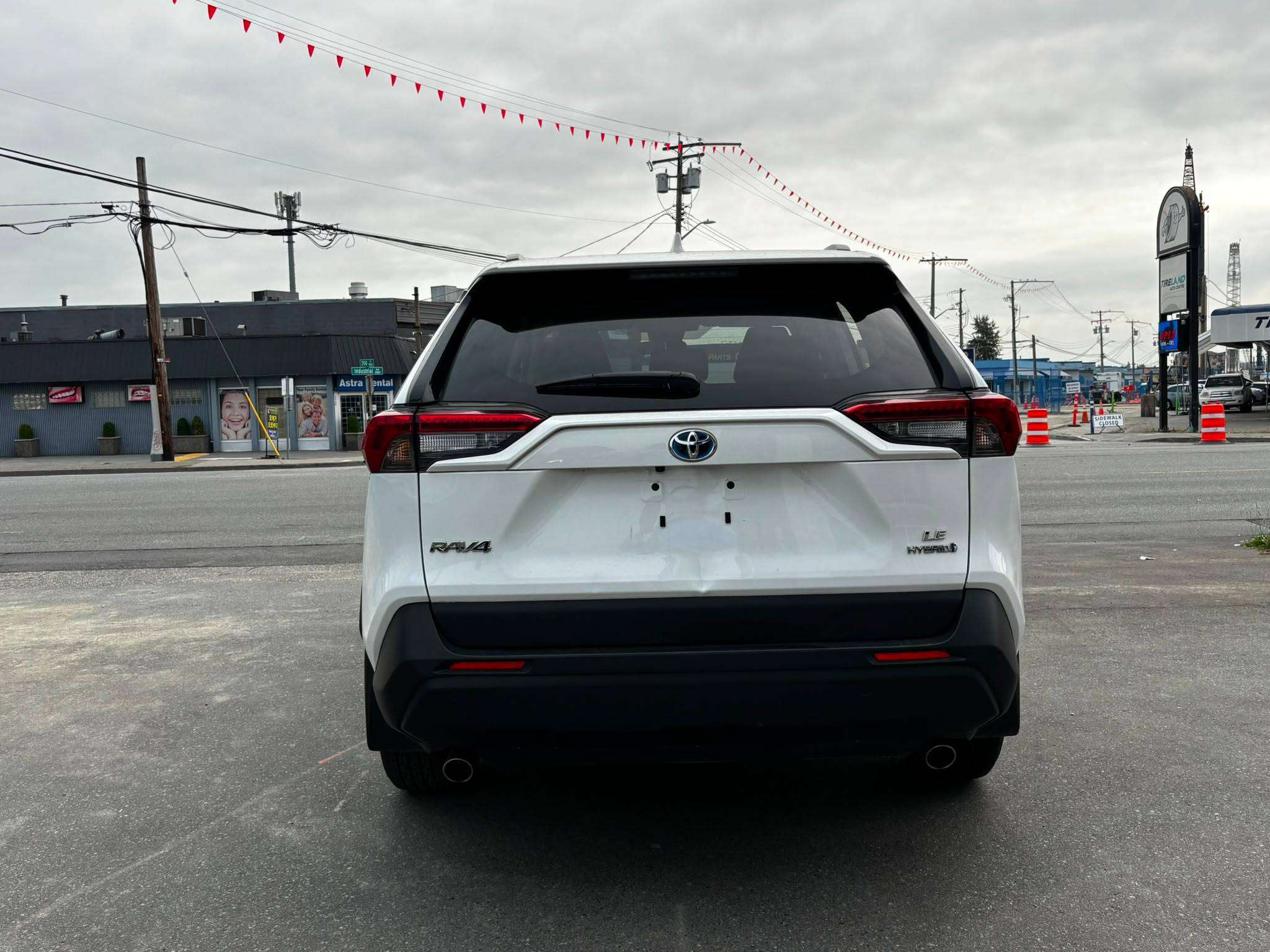 2022 Toyota RAV4 Hybrid — view 5