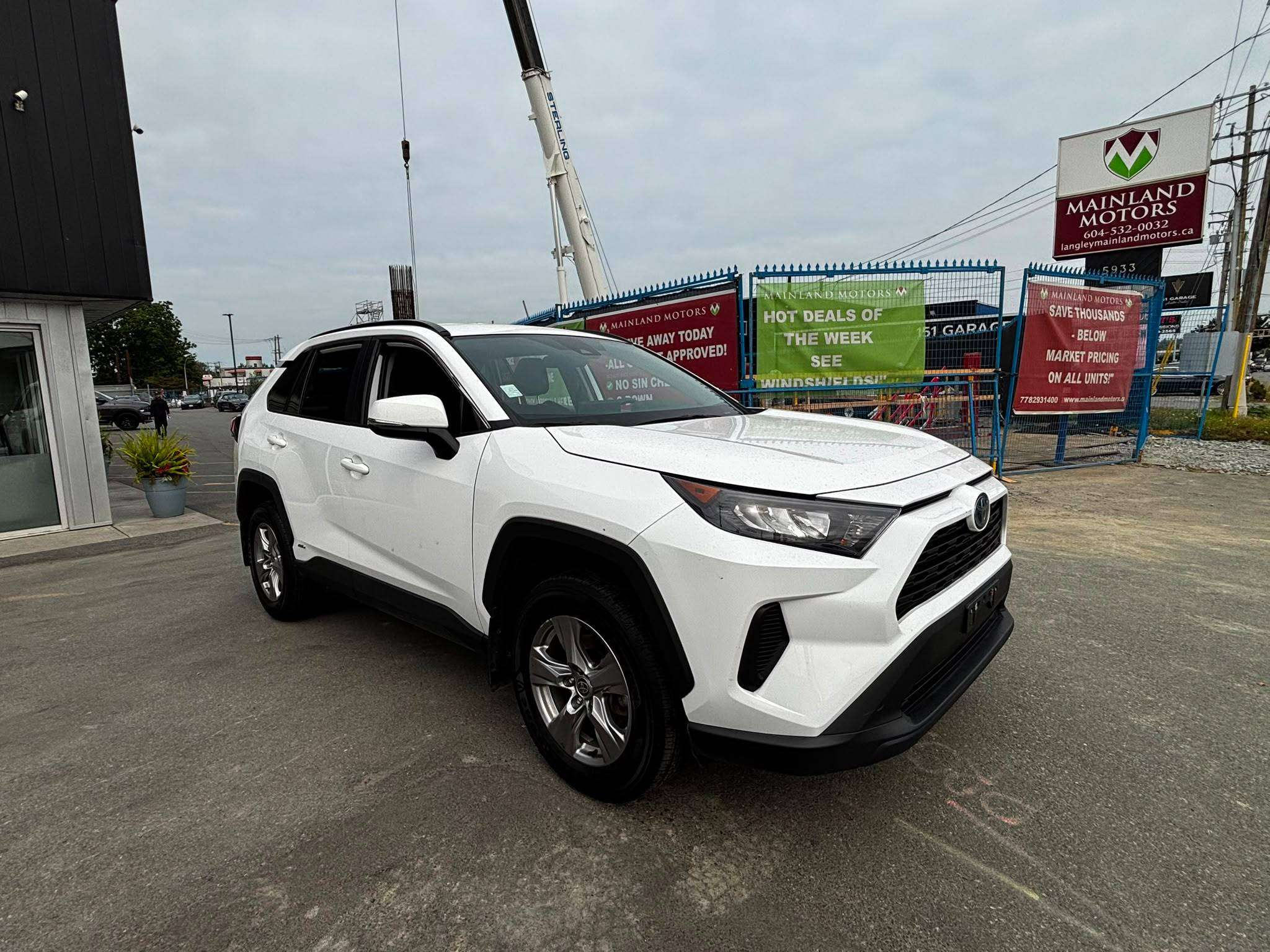 2022 Toyota RAV4 Hybrid — view 2