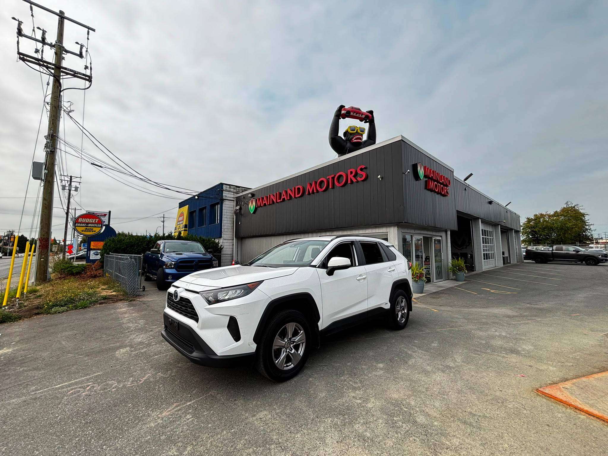 2022 Toyota RAV4 Hybrid — view 8