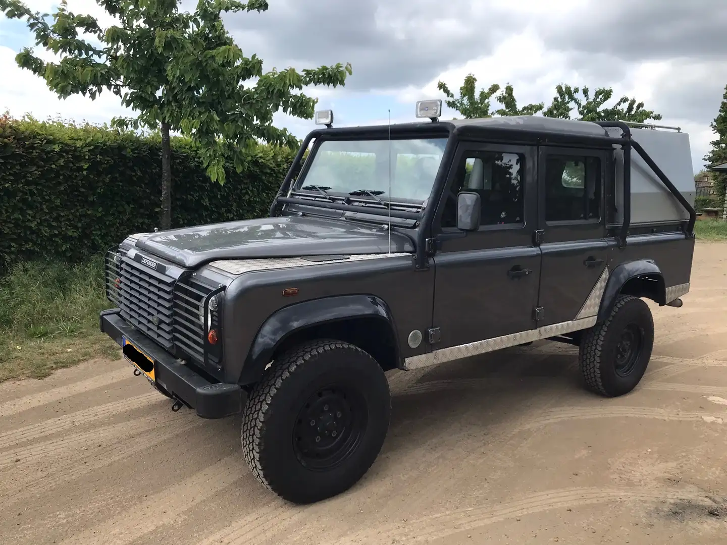 Land Rover Defender Defender 110 TD5–Tomb Raider/Lara Croft Edition Brun - 2