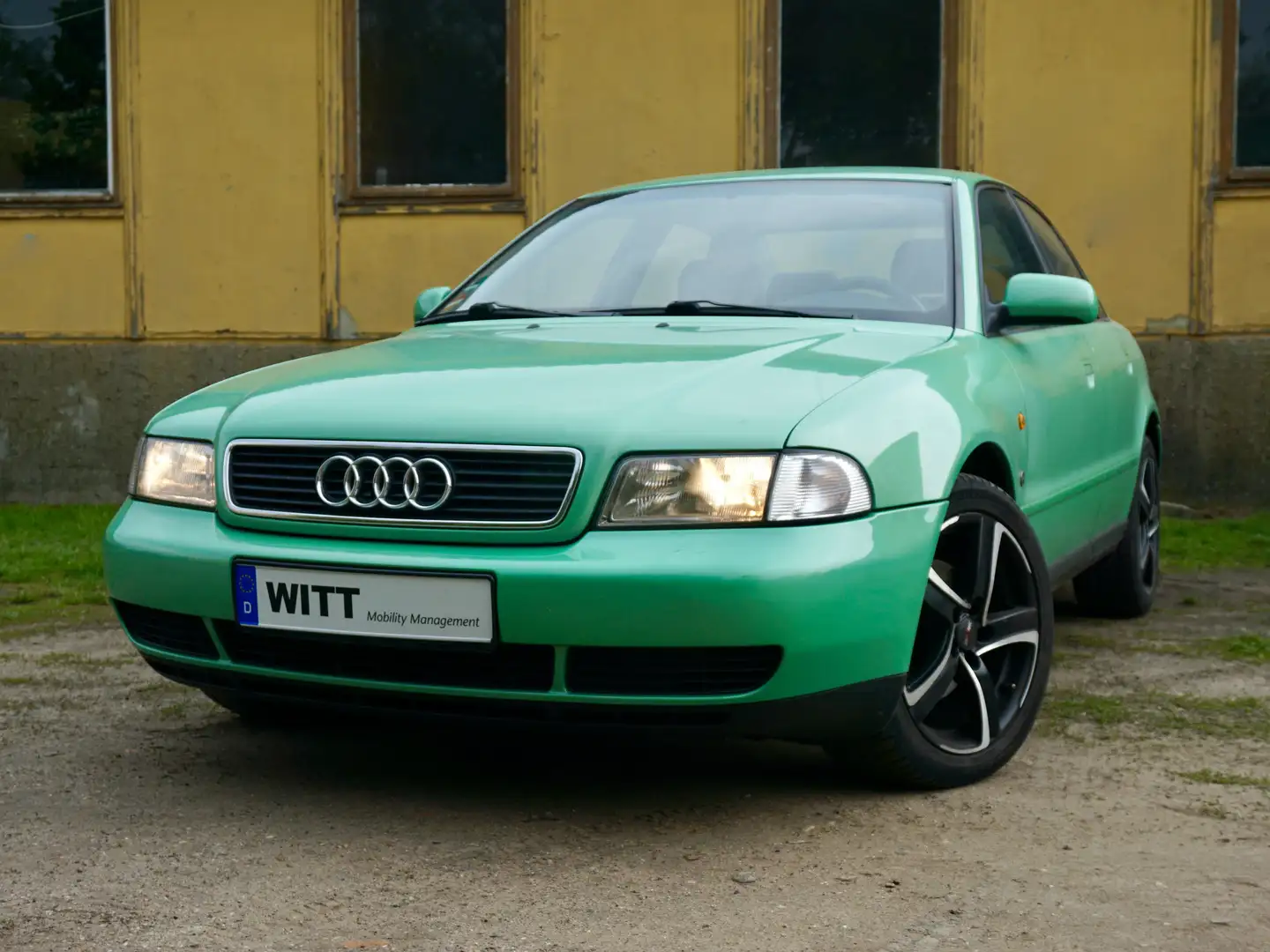 Audi A4 1.8 T I Klimaautomatik I TÜV I Sehr Sauber I Зелений - 1