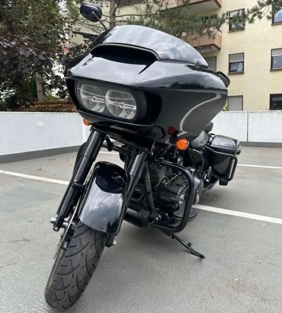 Harley-Davidson Road Glide Negru - 2