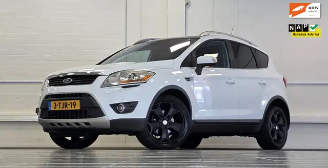 Ford Kuga 2.5 20V Titanium Trekhaak Panoramadak Leder Naviga