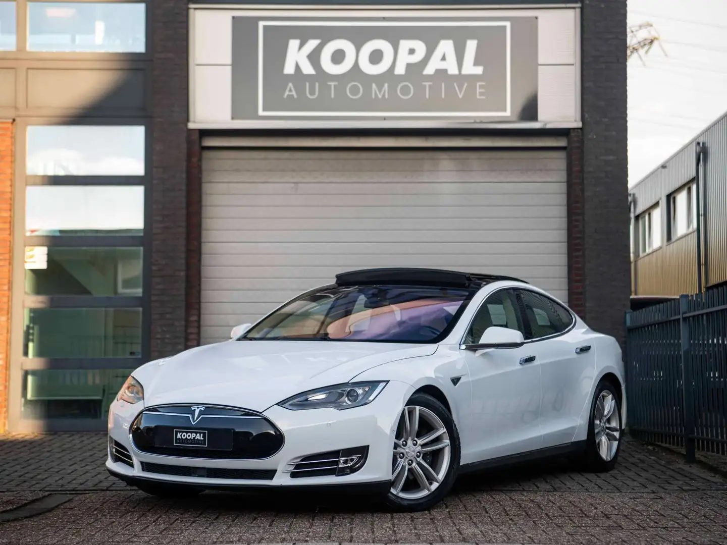 Tesla Model S 70D Base | Pano | Autopilot | Free Supercharging | Wit - 1