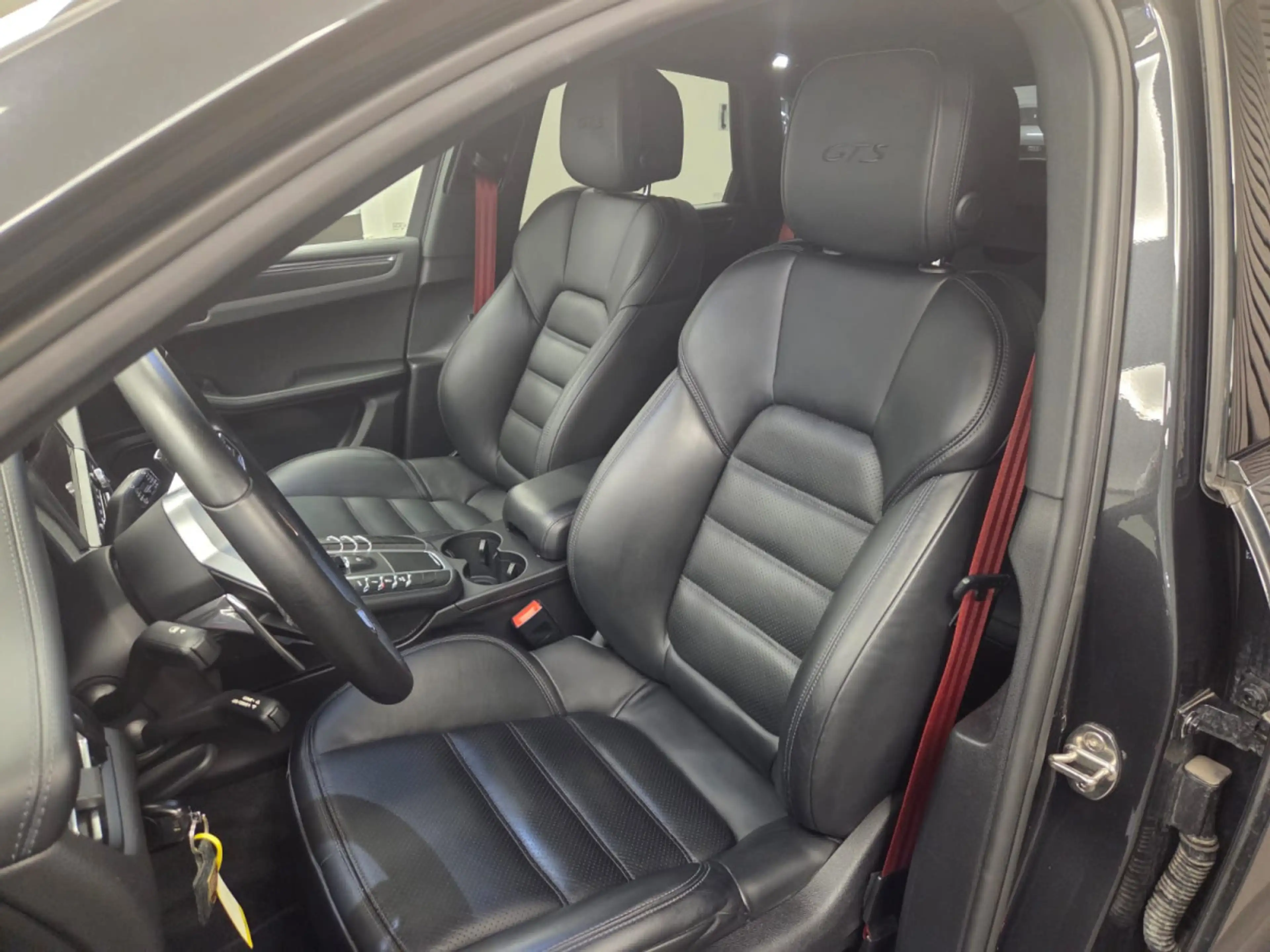 Porsche Macan GTS 381 CV / 280kW — photo 2