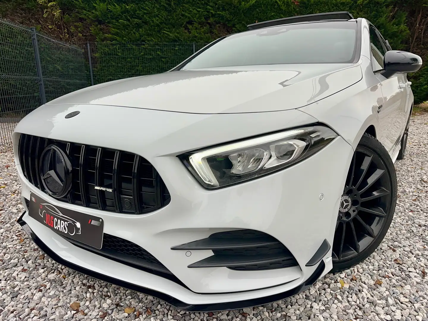 Mercedes-Benz A 180 A 180 d Pack AMG A45 / Pano / Eclairage D ambiance Wit - 2