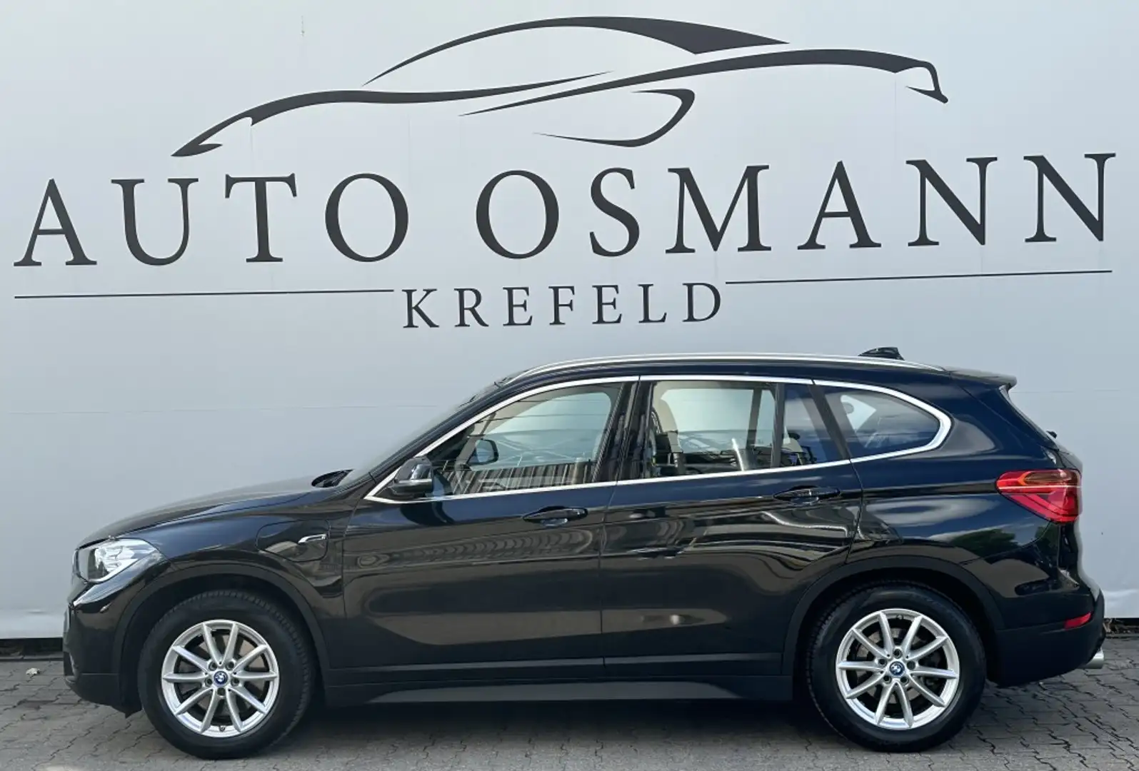 BMW X1 xDrive25e Advantage   Harman-Kardon Чорний - 2