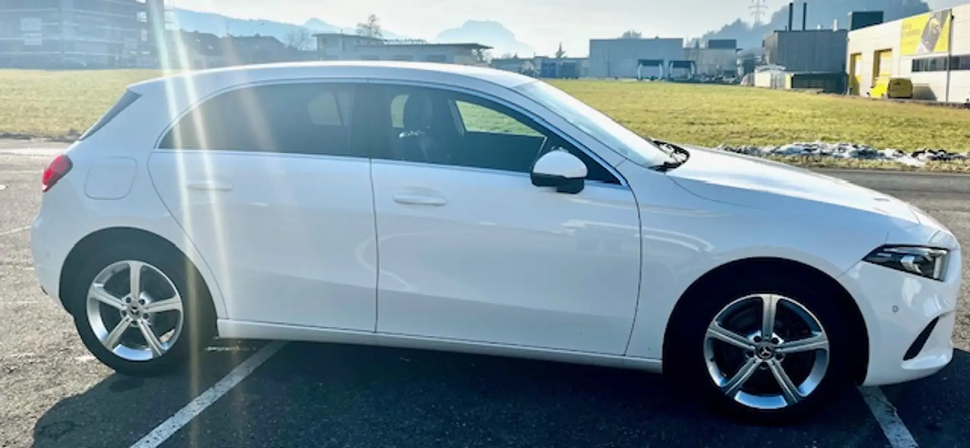 Mercedes-Benz A 250 A 250 e PHEV Aut. Weiß - 1
