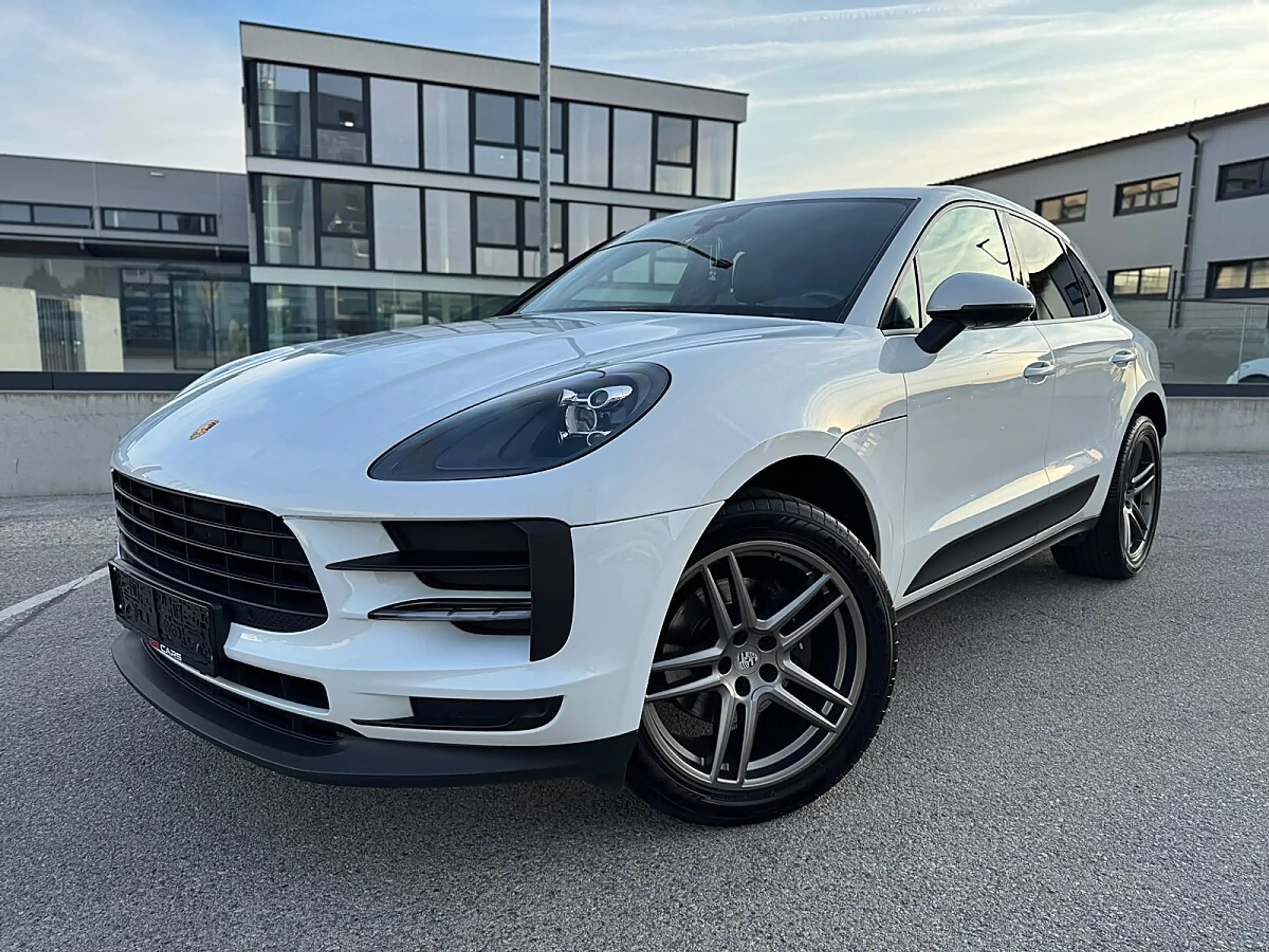 Porsche Macan 2.0 OPF (EURO 6d-TEMP) — photo 2