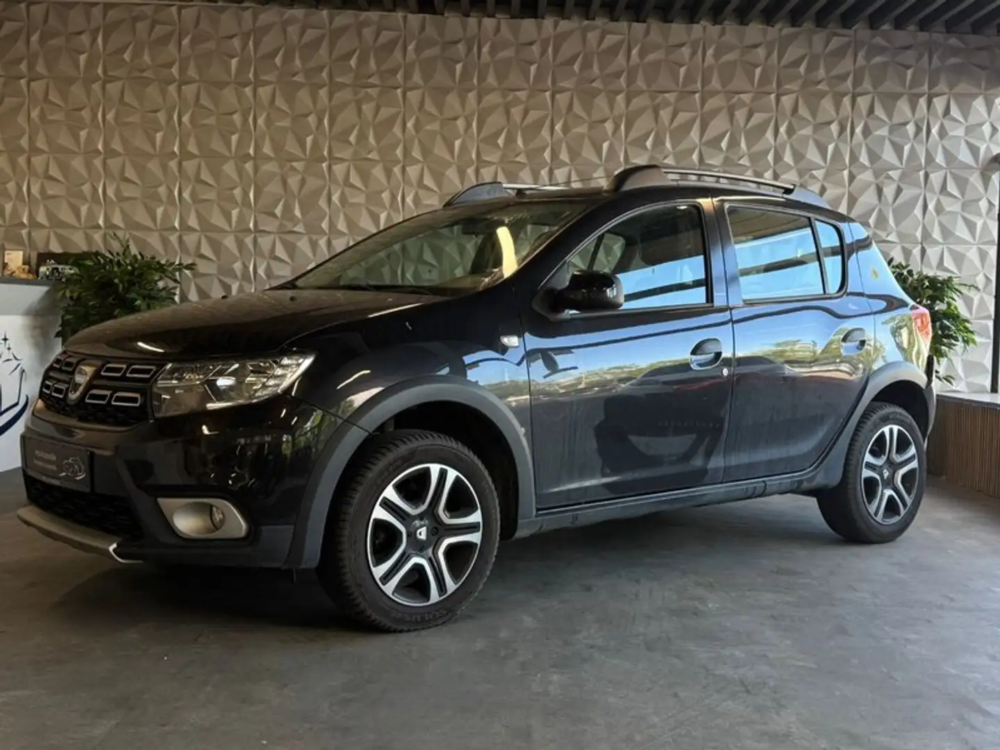 Dacia Sandero II STEPWAY CELEBRATION*NAVI*KLIMA*KAMERA Schwarz - 2