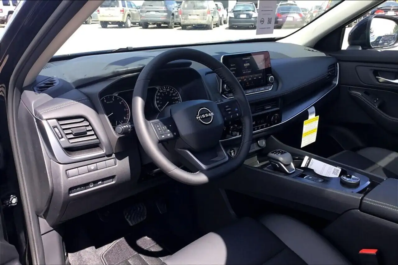 Nissan Rogue снимка Nissan Rogue