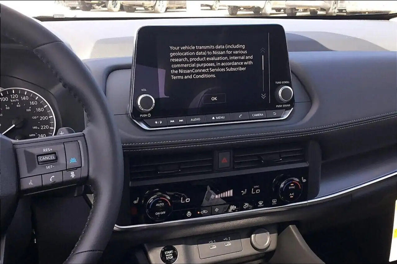 Nissan Rogue снимка Nissan Rogue