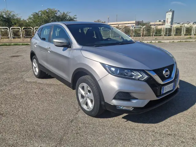 Nissan Qashqai 1.5 dci 115cv Automatica Distribuzione fatta