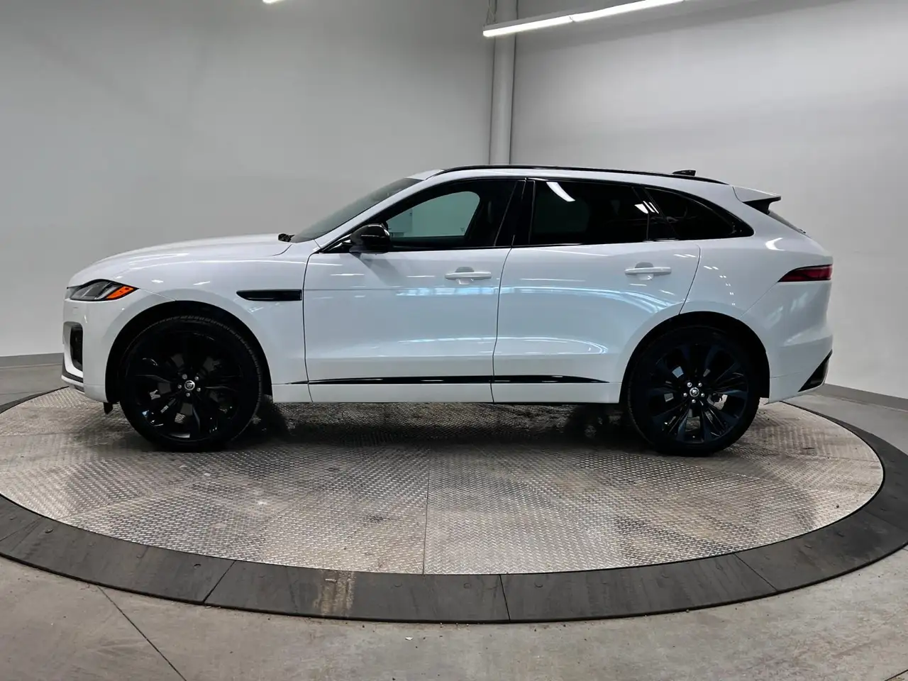 Jaguar F-Pace снимка Jaguar F-Pace