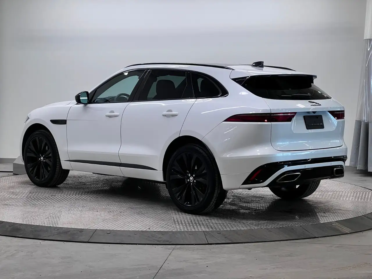 Jaguar F-Pace снимка Jaguar F-Pace