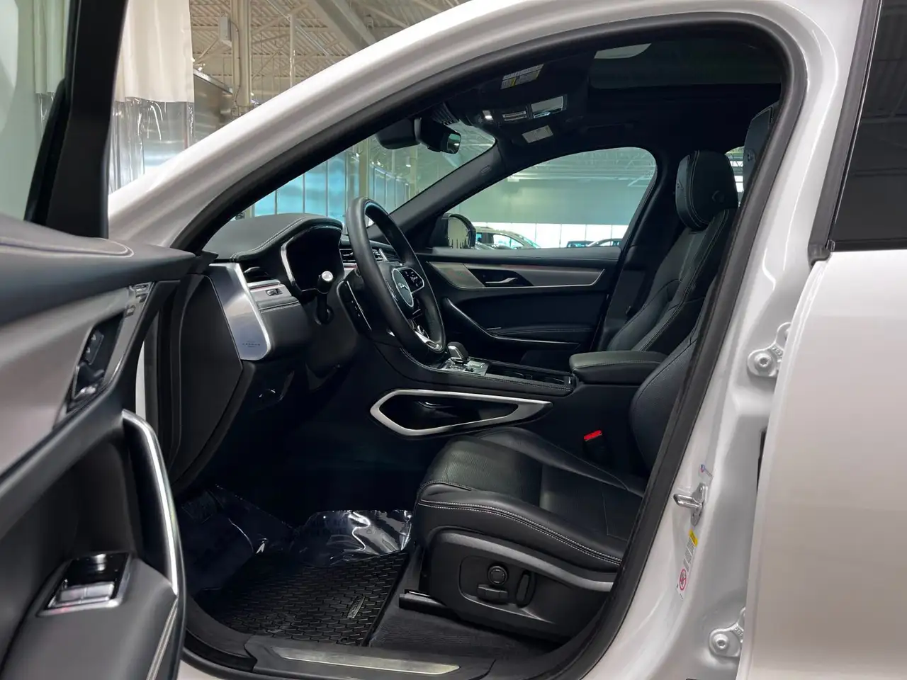 Jaguar F-Pace снимка Jaguar F-Pace