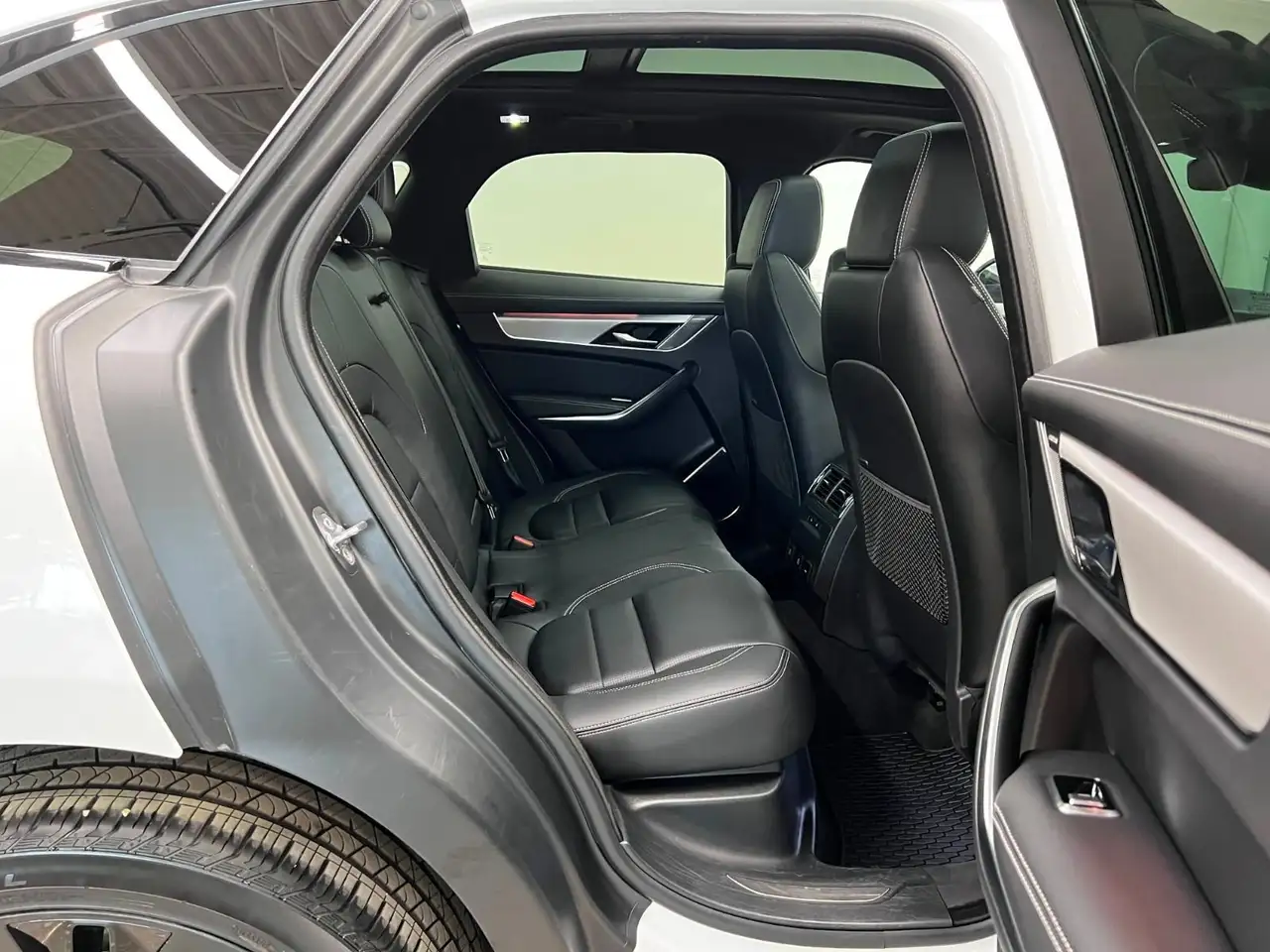 Jaguar F-Pace снимка Jaguar F-Pace