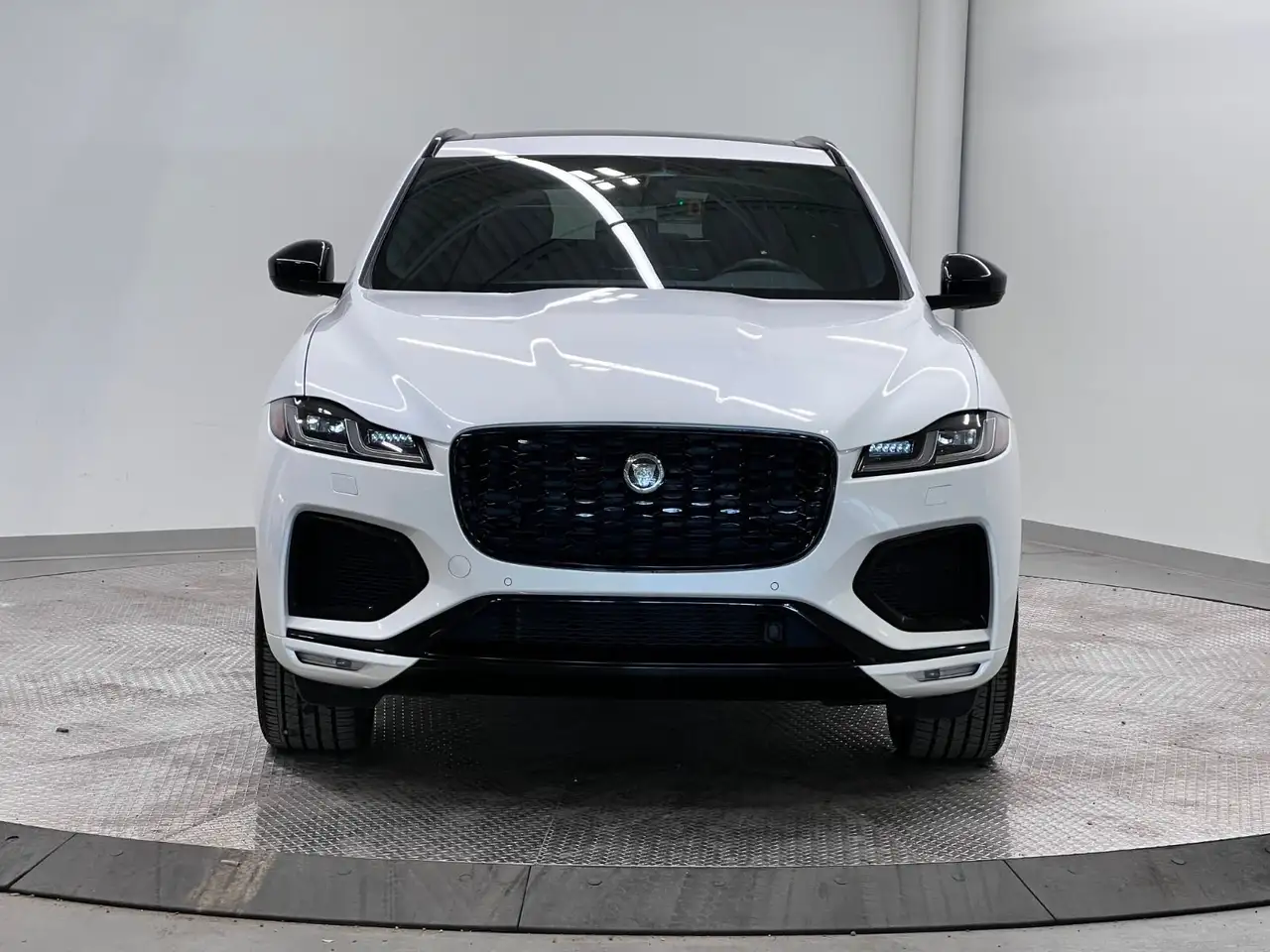 Jaguar F-Pace снимка Jaguar F-Pace