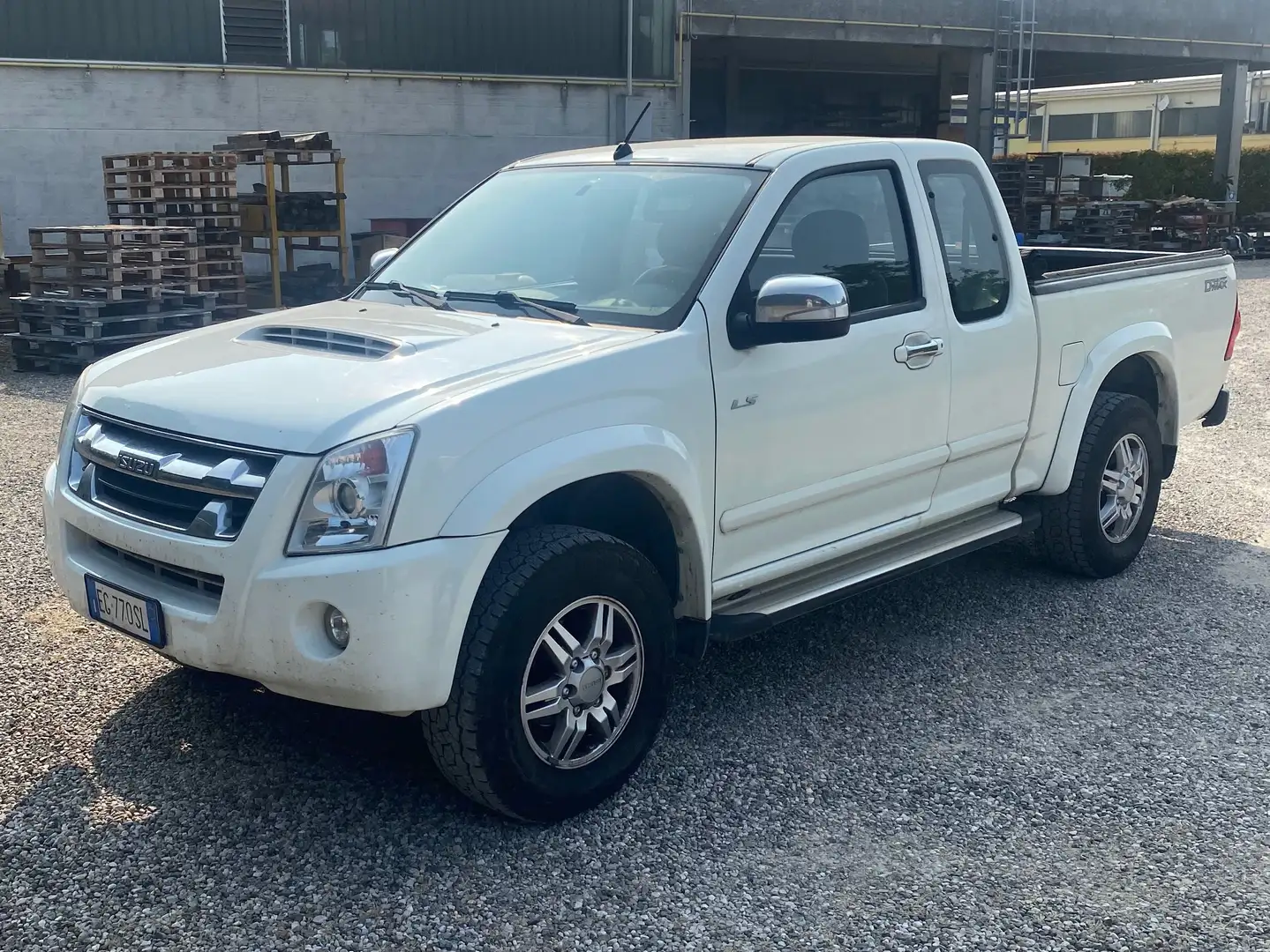 Isuzu D-Max D-Max I Re 3.0 td crew LS 4x4 auto Blanco - 2