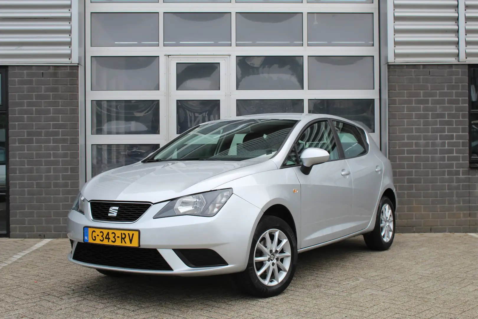SEAT Ibiza 1.0 MPI Reference / Airco / 5 Deurs / LMV 15" Šedá - 1