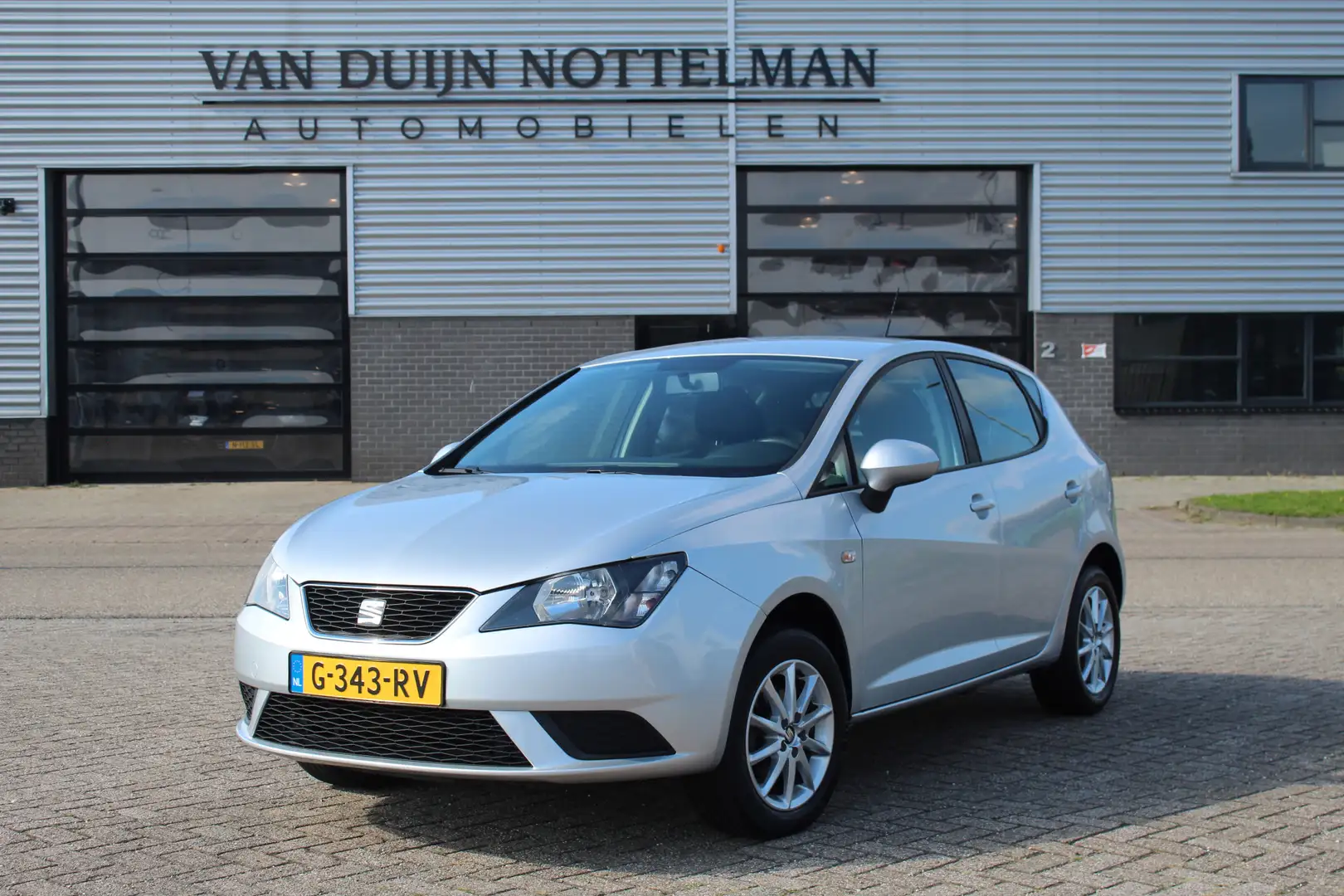 SEAT Ibiza 1.0 MPI Reference / Airco / 5 Deurs / LMV 15" Gris - 1