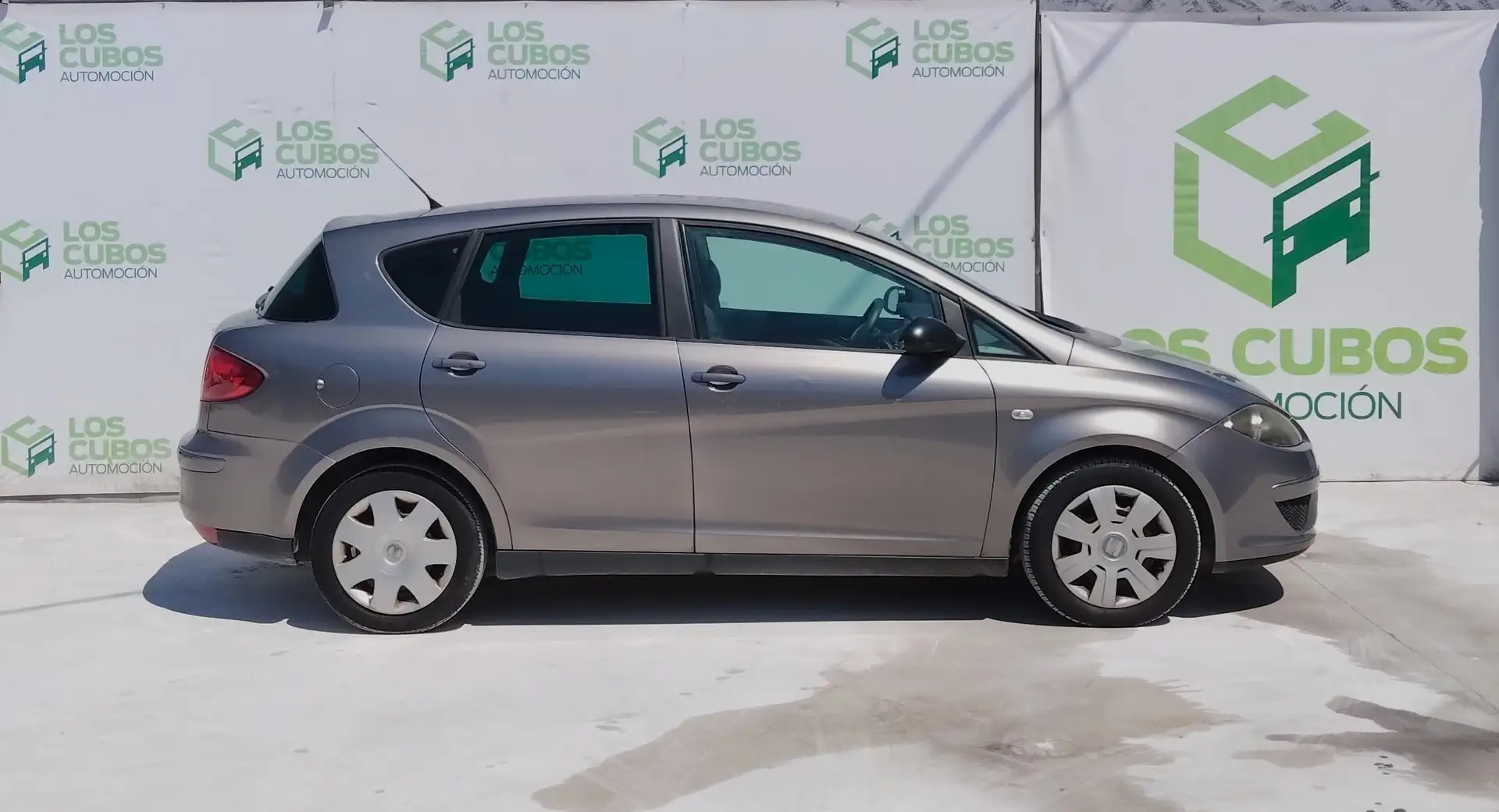 SEAT Toledo 1.6 Sport-up Gris - 2