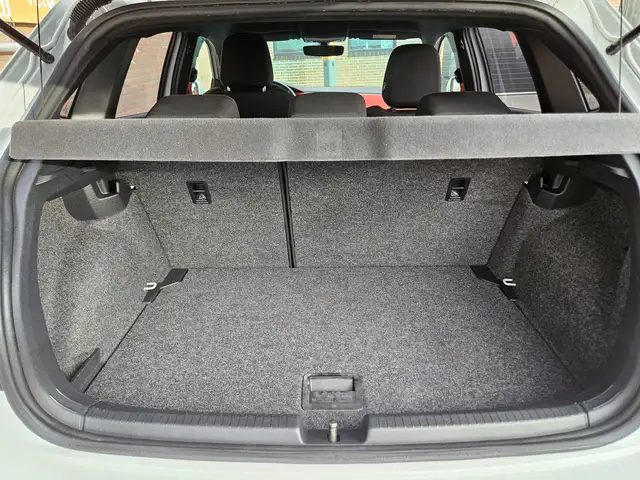 Volkswagen Polo view 25