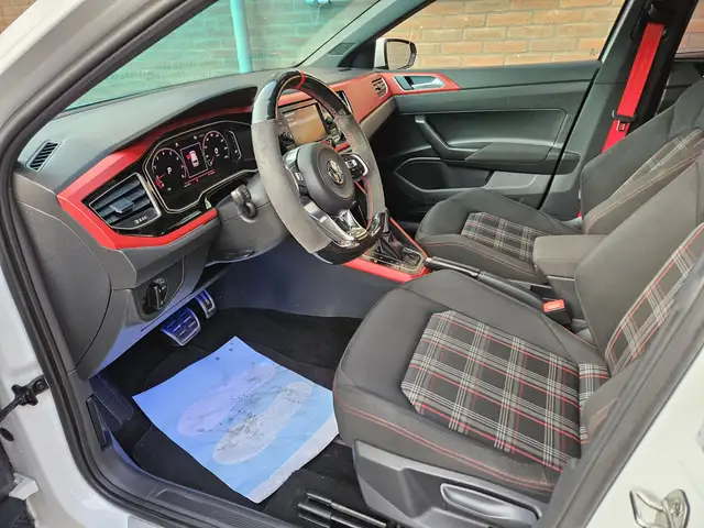 Volkswagen Polo view 5