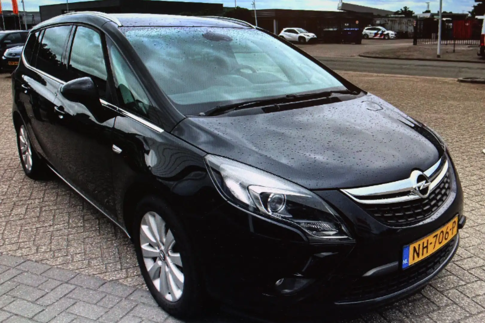 Opel Zafira Tourer 1.4 Innovation AUTOMAAT / 7 PERSOONS / TREKHAAK / Zwart - 2