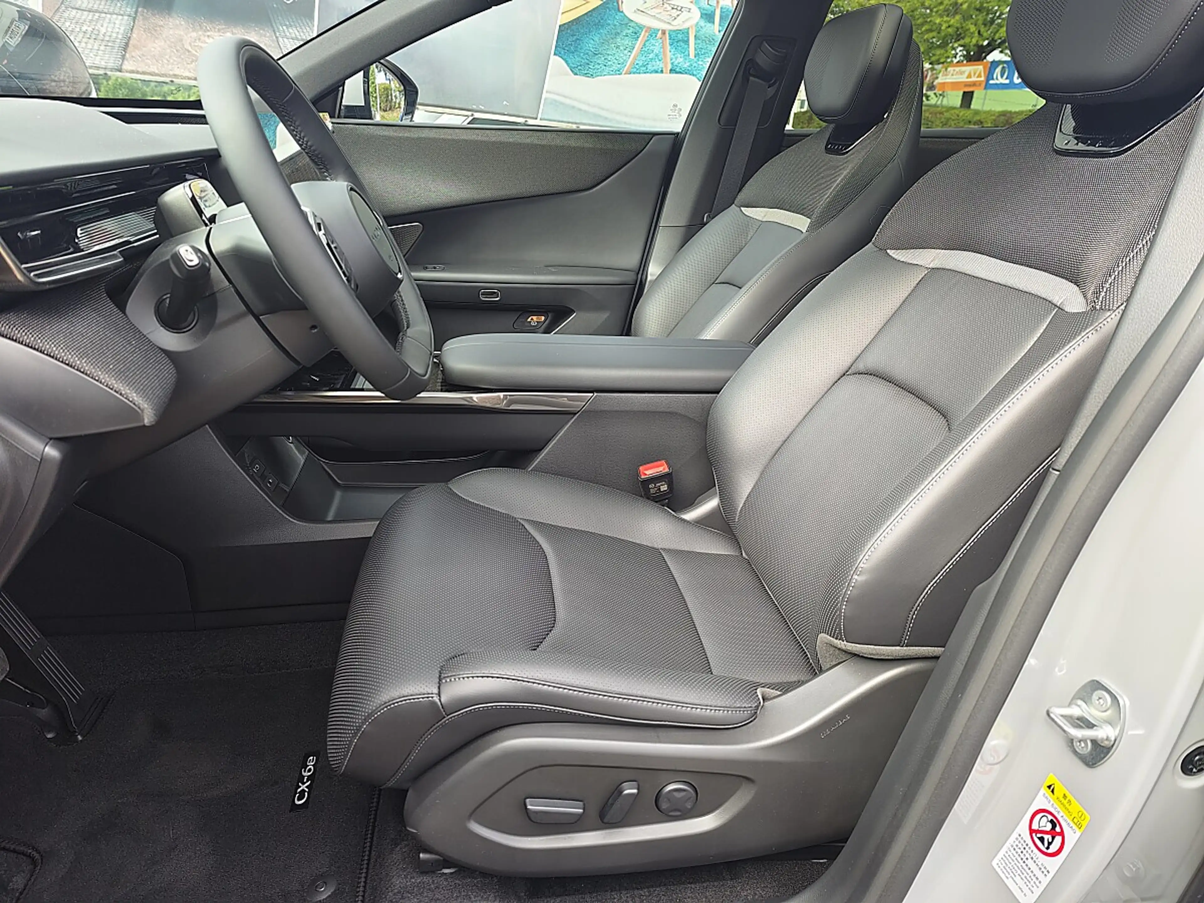 Mazda CX-6e Mazda CX-6e 78kWh Takumi Vorführwagen - JETZT T... — photo 3