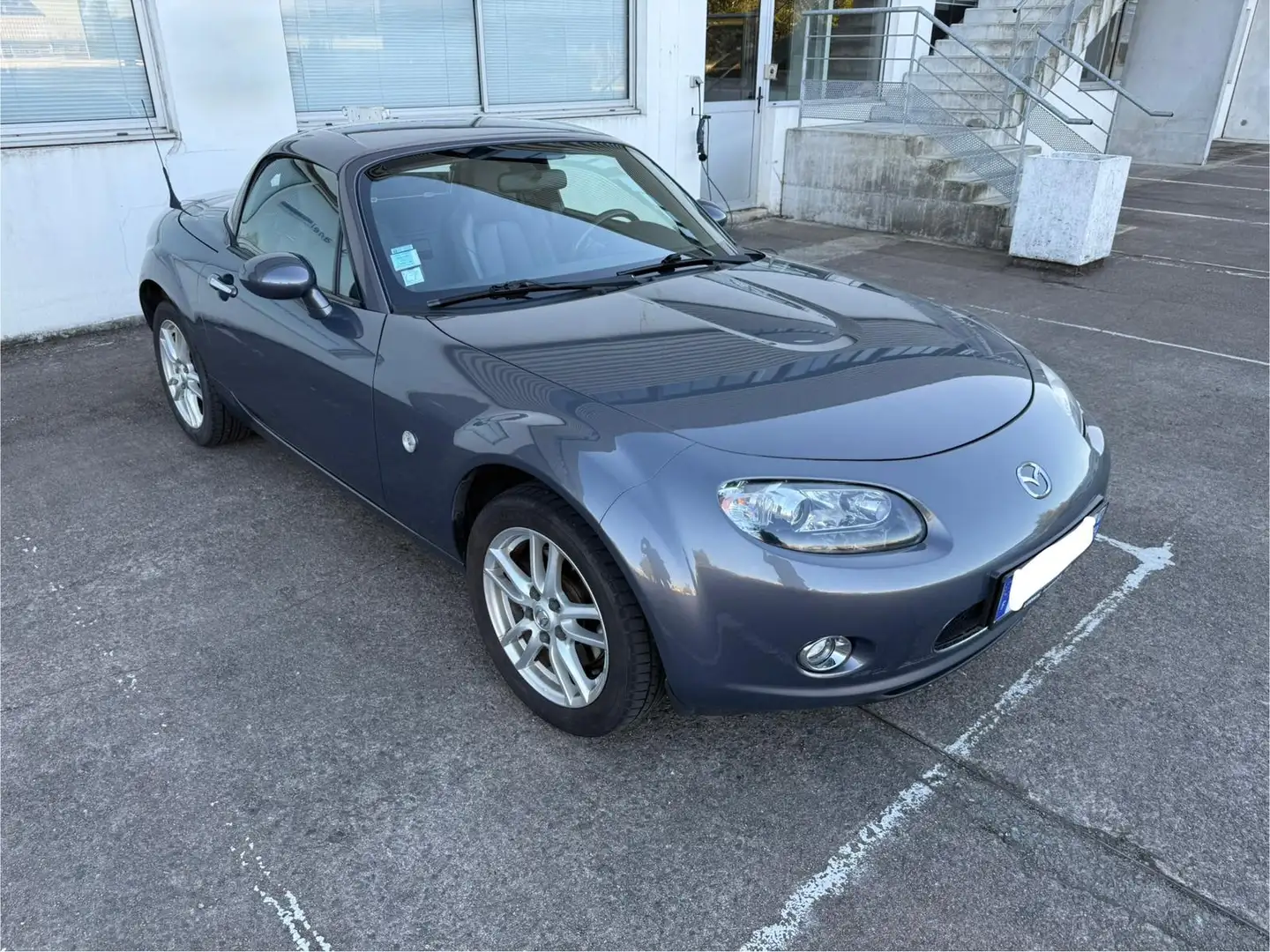 Mazda MX-5 Gris - 1