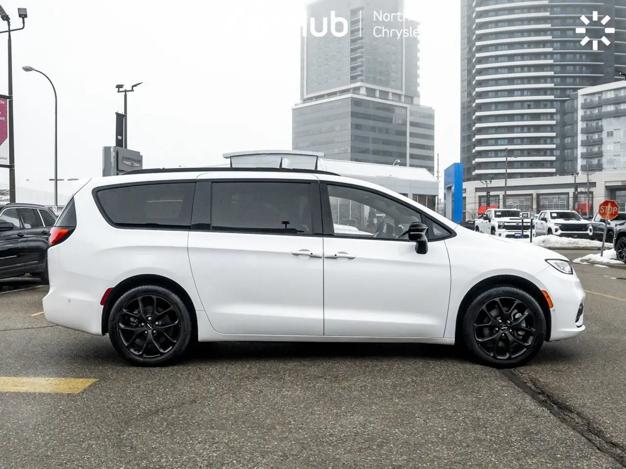 Chrysler Pacifica снимка Chrysler Pacifica