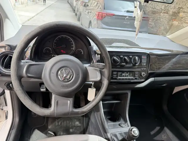 Volkswagen Up! view 11