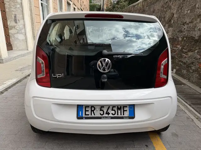 Volkswagen Up! view 4