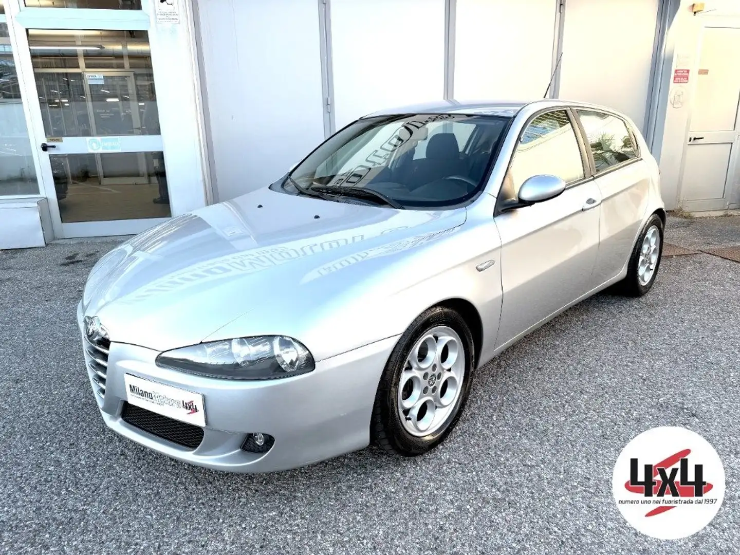 Alfa Romeo 147 1.9 JTD 5 Pt. Distinctive Argento - 2
