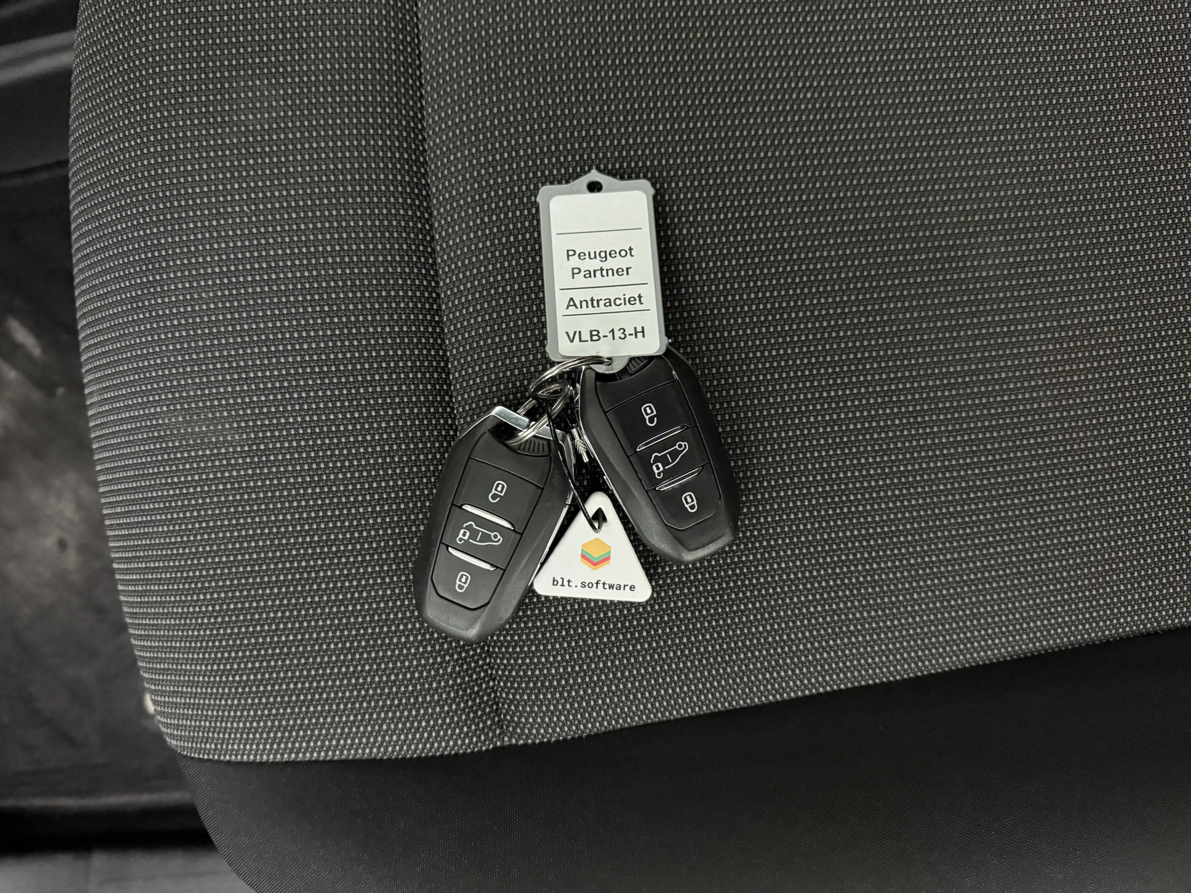 Peugeot Partner 1.2 PureTech Benzine Premium | Marge | Navigatie | — photo 5