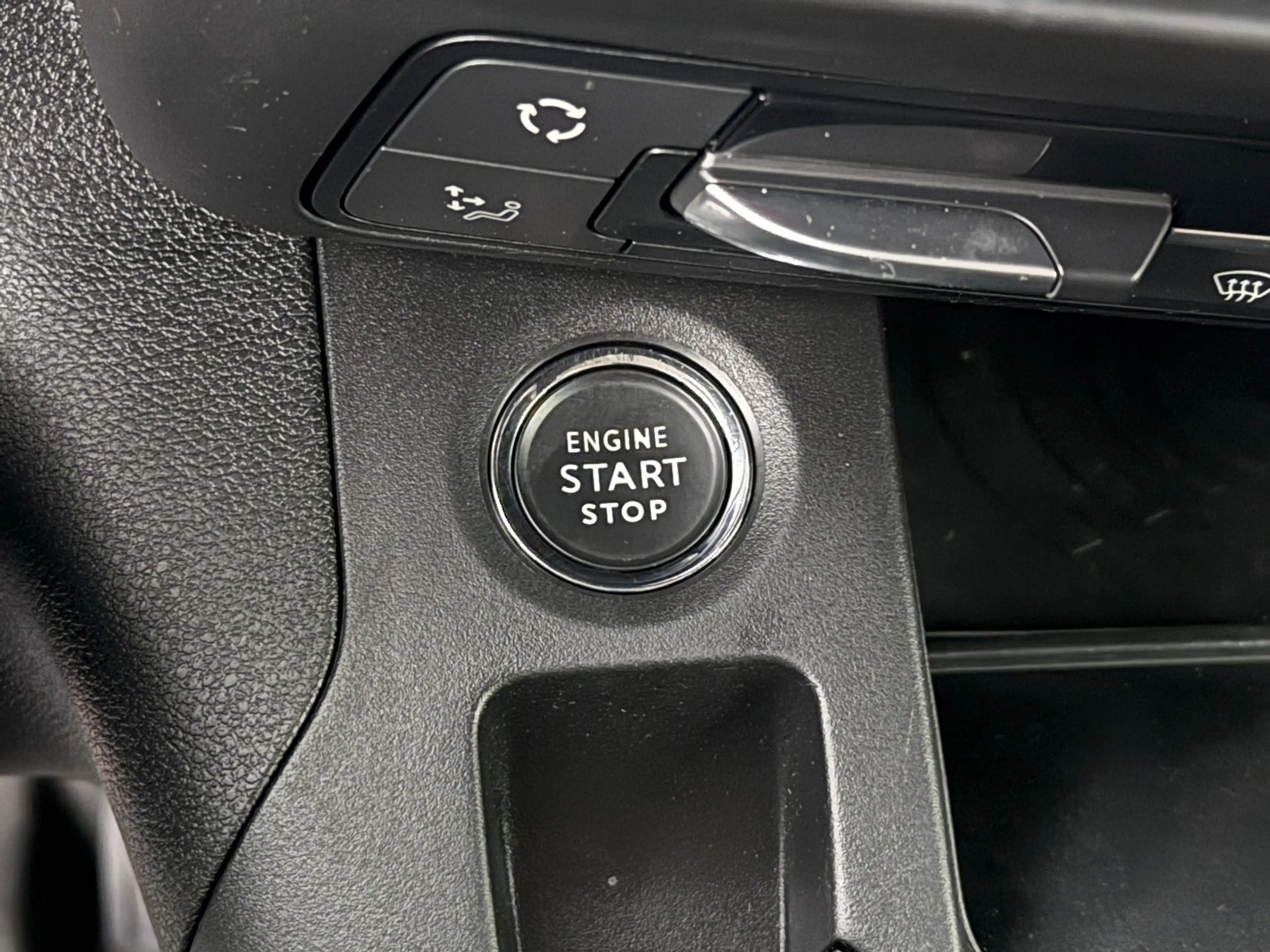 Peugeot Partner 1.2 PureTech Benzine Premium | Marge | Navigatie | — photo 16