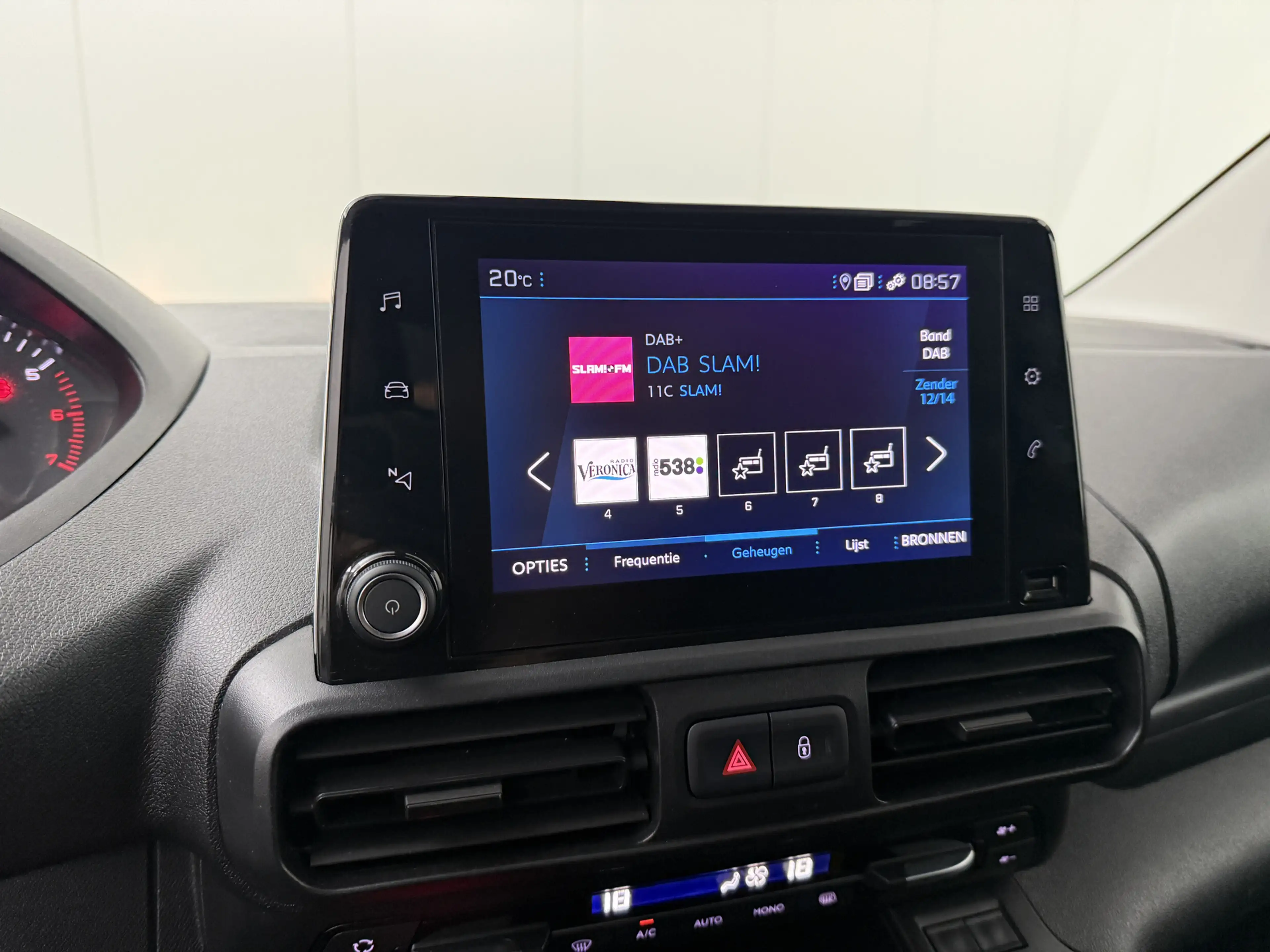 Peugeot Partner 1.2 PureTech Benzine Premium | Marge | Navigatie | — photo 18