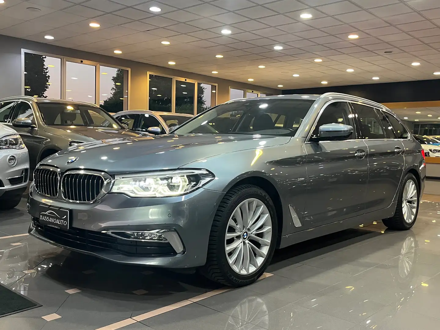 BMW 520 G31 2017 Touring 520d Touring Luxury !!! - 1