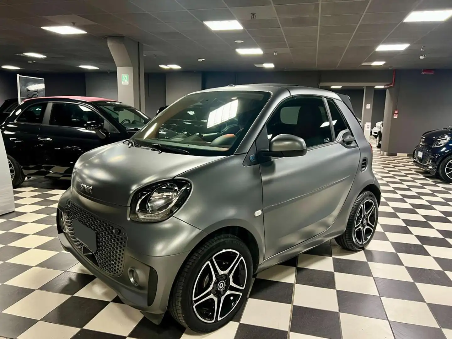 smart forTwo EQ CABRIO Grau - 1