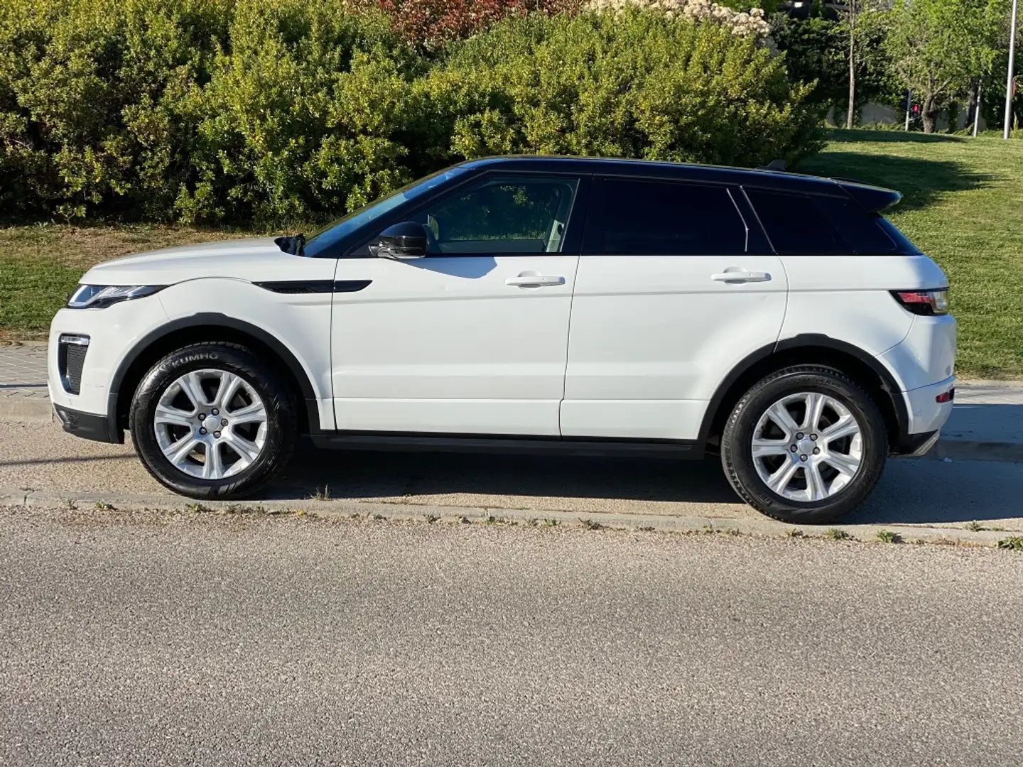 Land Rover Range Rover Evoque 2.0 Si4 SE 4WD Aut. Blanc - 2
