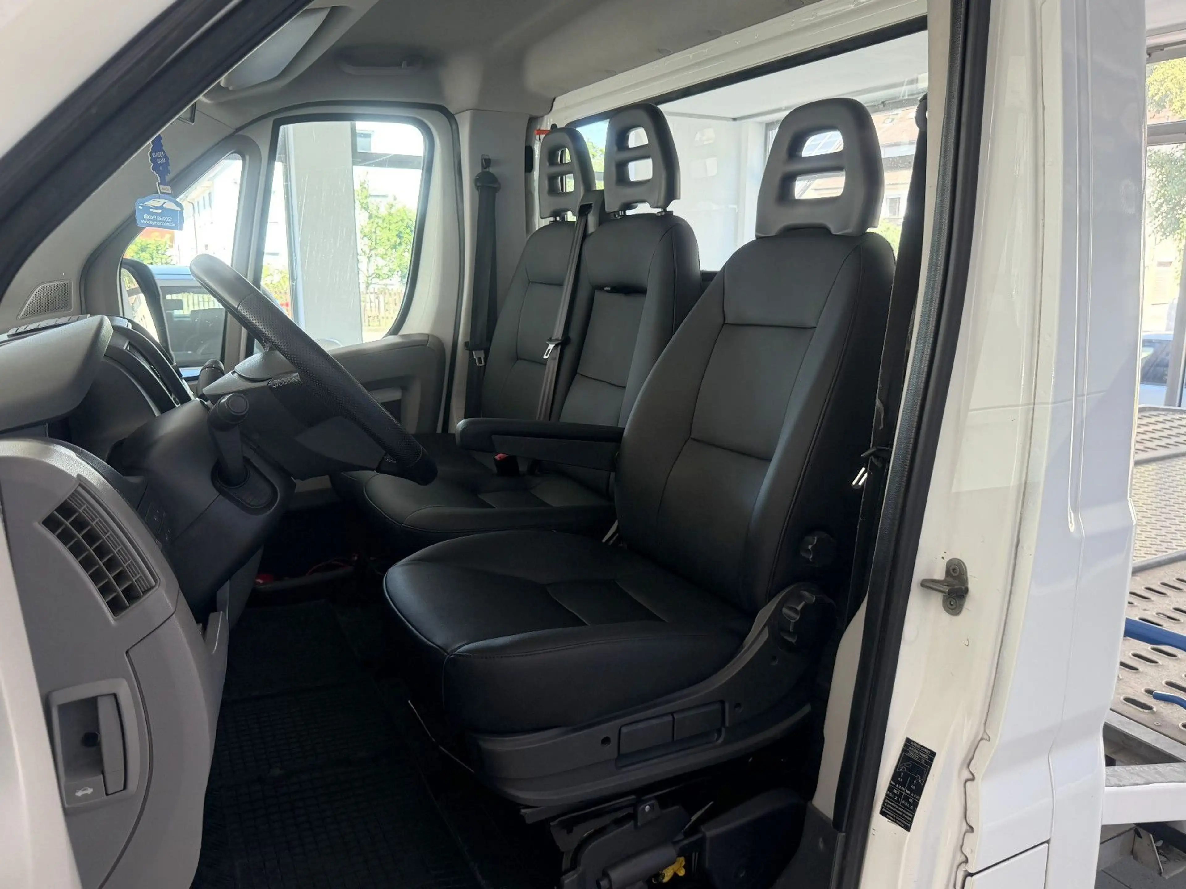 Peugeot Boxer 2,2HDi*MWST.*LEDER*KLIMA*ABSCHLEPPWAGEN* — photo 15