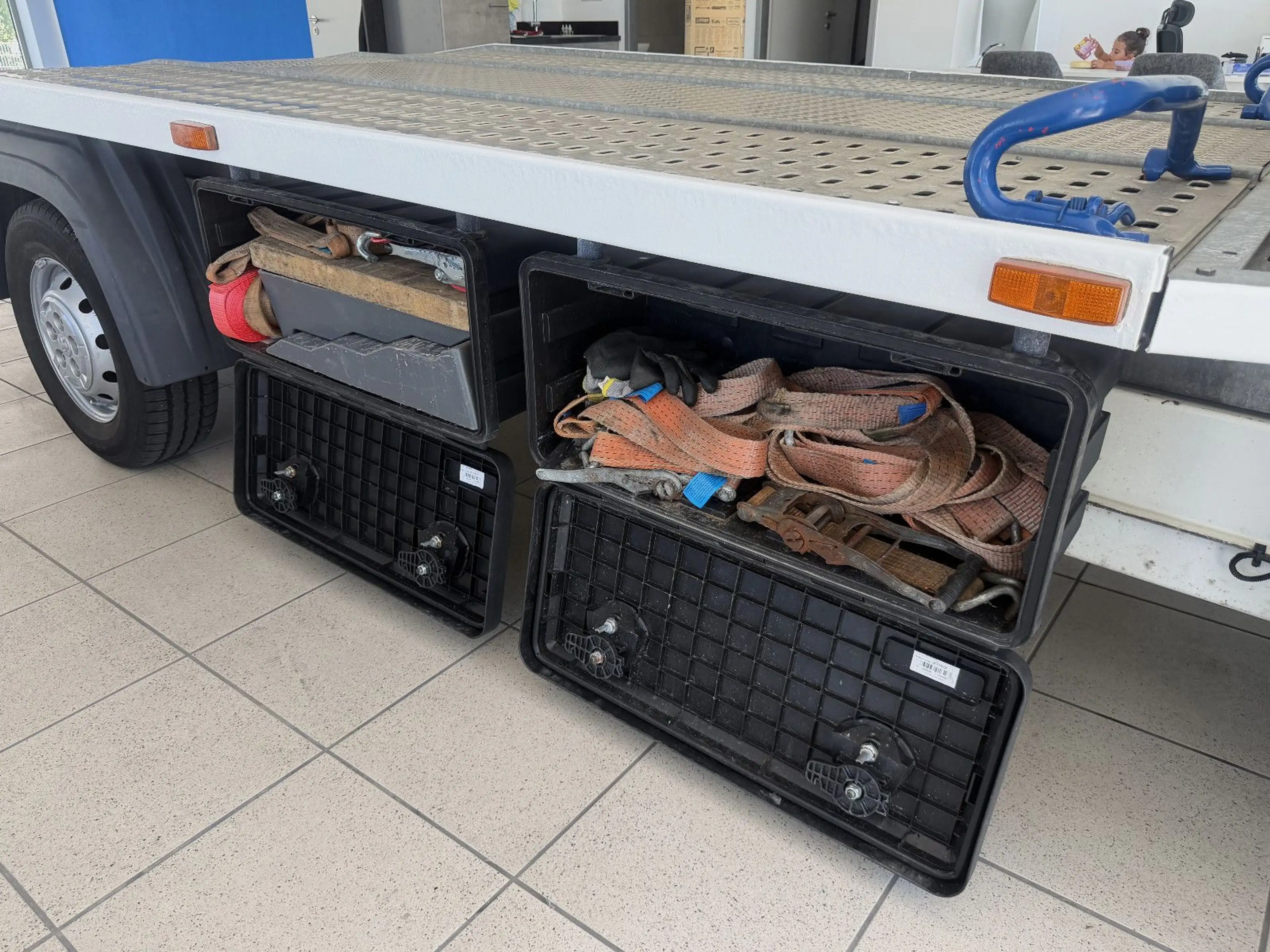 Peugeot Boxer 2,2HDi*MWST.*LEDER*KLIMA*ABSCHLEPPWAGEN* — photo 11