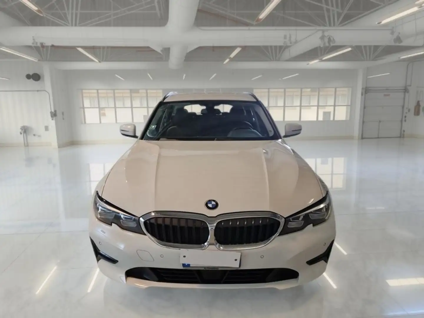 BMW 330 330e xDrive Business Advantage Touring auto - 2