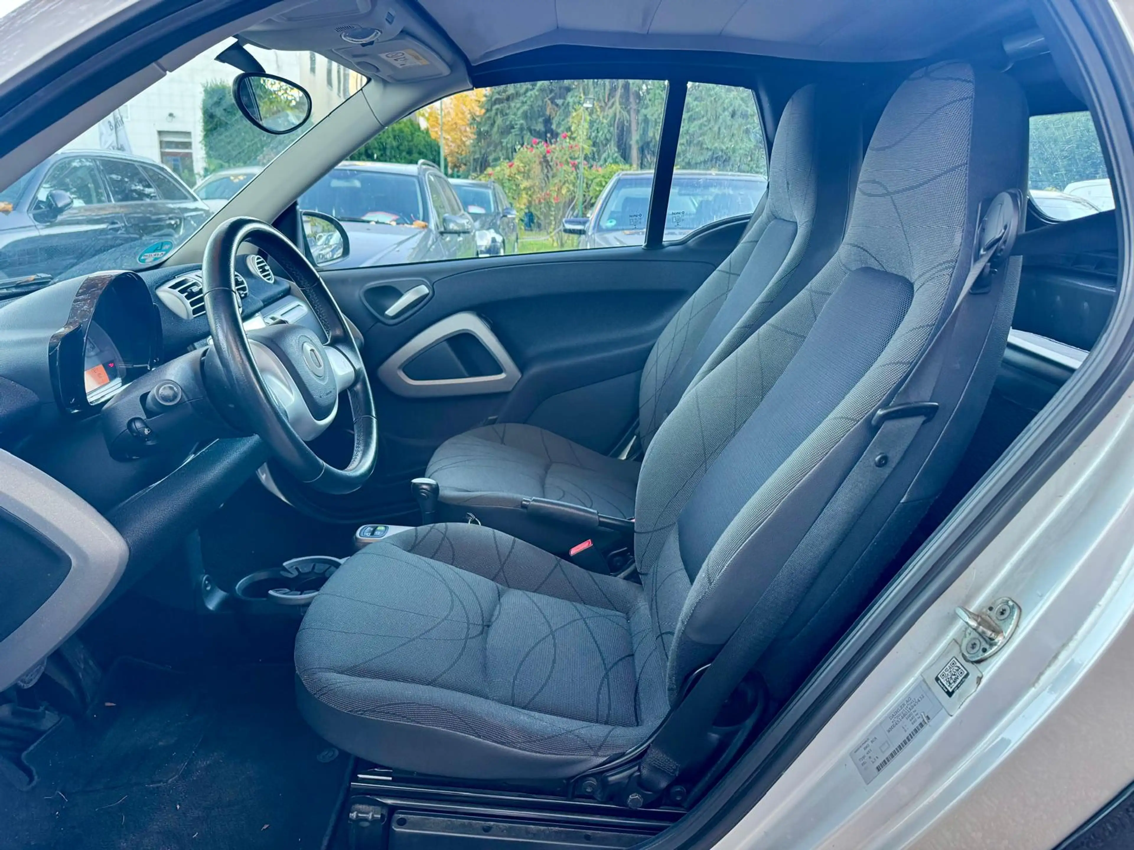 smart forTwo Cabrio Navi Klima AUTOAMTIK 15 Zoll Alu Servo — photo 10