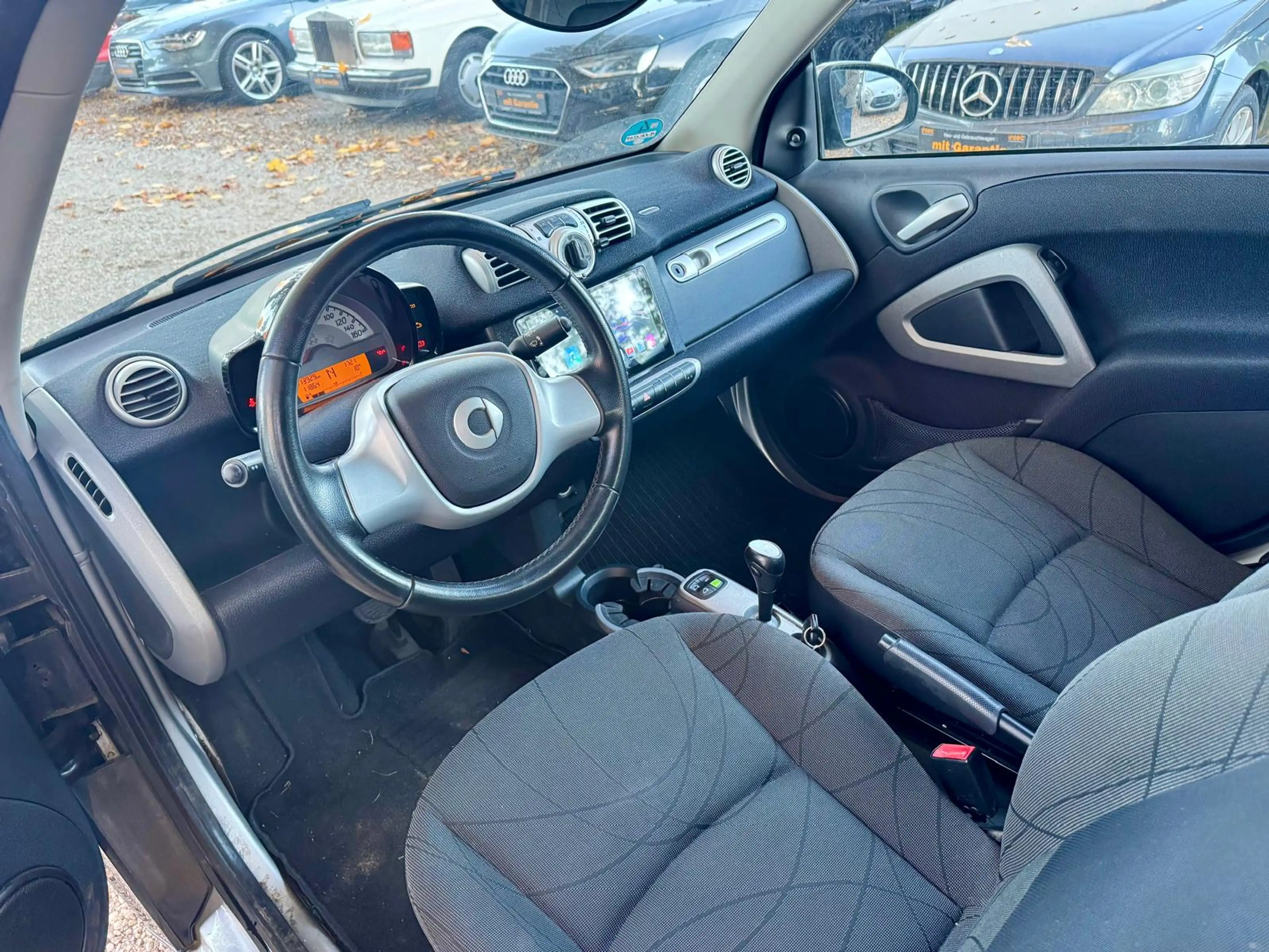 smart forTwo Cabrio Navi Klima AUTOAMTIK 15 Zoll Alu Servo — photo 5