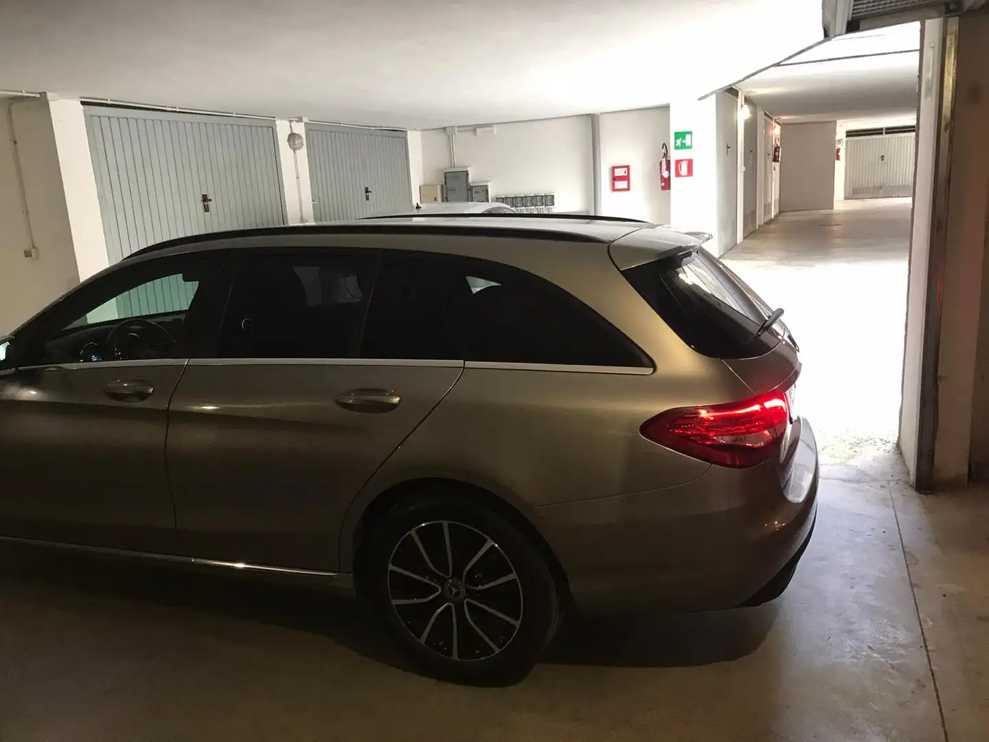 Mercedes-Benz C 180 Classe C-S205 2018 SW SW d Business auto Grigio - 2