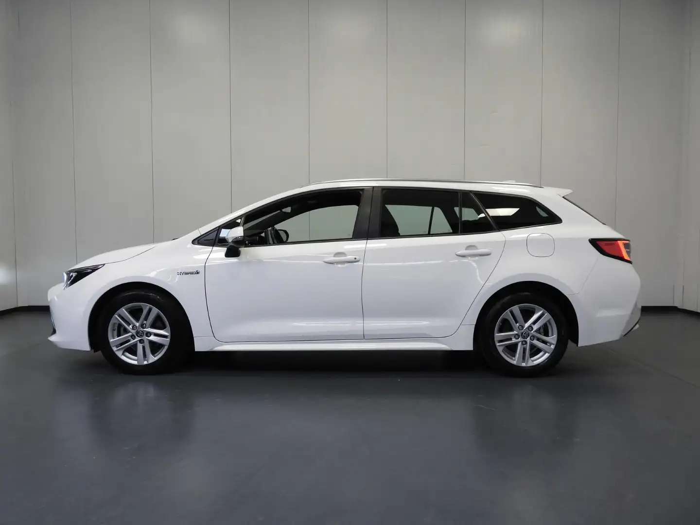 Toyota Corolla Touring Sports 1.8 Hybrid Active NAVI-APP/CLIMA/CA Weiß - 2