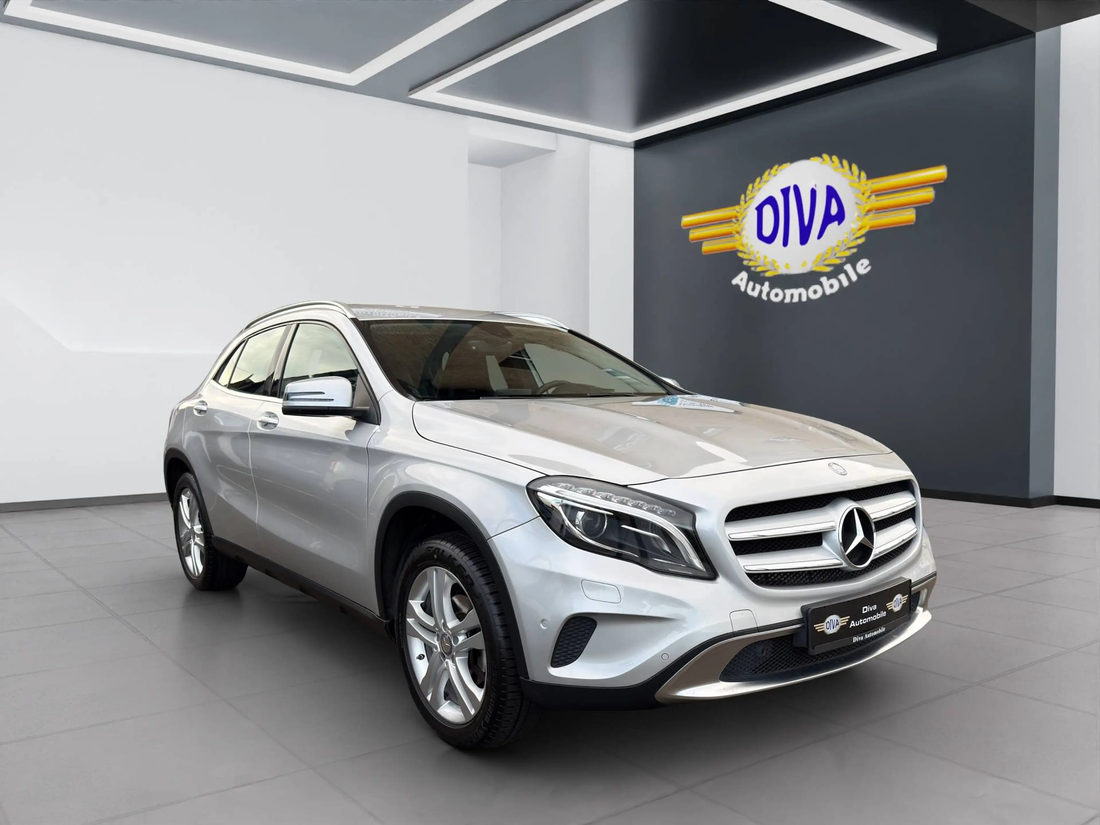 Mercedes-Benz GLA 200 GLA 200 Urban Navi/Xenon/Kamera — photo 3